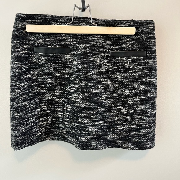 Joe fresh size 2 mini skirt. Grey/black wool look. - Picture 2 of 5